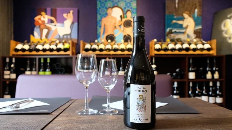 Œuf parfait, crème de rigotte, noix & chips de jambon cru, sur Condrieu Les Ravines 2021